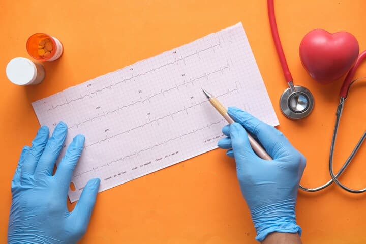 Medicare Advantage vs. Traditional Medicare: Pros and Cons